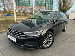 Czarny (metalik) Używany 2020 VW Passat Kombi | 89 900 zł (Dość drogi)