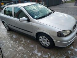 Srebrny Używany 2004 Opel Astra Hatchback | 6600 zł (Uczciwa cena)