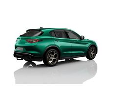 Lakier specjalny zielony montreal green Nowe 2025 Alfa Romeo Stelvio SUV | 263 245 zł