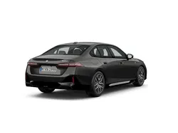 Szary sophisto z brylantowym połyskiem metalizowany Używany 2025 BMW 520 Comfort Edition Sedan/Limuzyna | 254 900 zł (Dobra cena)