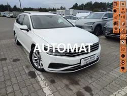 Biały (metalik) Używany 2020 VW Passat Sedan/Limuzyna | 74 900 zł (Uczciwa cena)