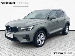 Zielony Używany 2024 Volvo XC40 SUV | 165 900 zł (Uczciwa cena)
