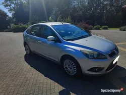 Srebrny Używany 2010 Ford Focus Hatchback | 12 700 zł (Uczciwa cena)