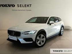 Biały Używany 2024 Volvo V60 CC Kombi | 214 900 zł (Dobra cena)