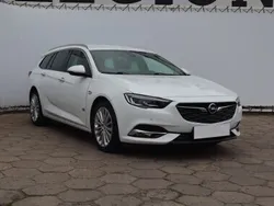 Biały Używany 2018 Opel Insignia Kombi | 55 999 zł (Dość drogi)