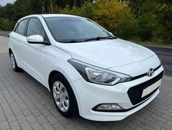 Biały Używany 2016 Hyundai i20 Sedan/Limuzyna | 25 000 zł (Uczciwa cena)
