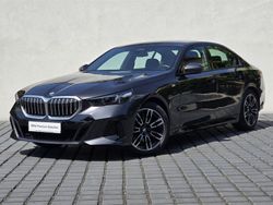 Szary sophisto z brylantowym połyskiem metalizowany Używany 2024 BMW 520 Shadowline Sedan/Limuzyna | 234 900 zł (Super Cena)
