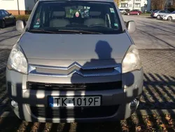 Żółtozłoty Używany 2010 Citroën Berlingo Minivan | 20 500 zł (Uczciwa cena)