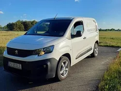 Biały Używany 2019 Peugeot Partner Minivan | 62 000 zł