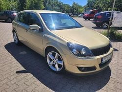 Inny kolor Używany 2004 Opel Astra Hatchback | 14 990 zł