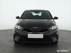 Szary Używany 2022 Kia Ceed 2 Hatchback | 74 999 zł (Uczciwa cena)