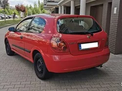 Czerwony Używany 2003 Nissan Almera Hatchback | 3900 zł