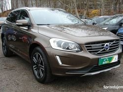 Brązowy (metalik, perła) Używany 2017 Volvo XC60 SUV | 59 900 zł (Super Cena)