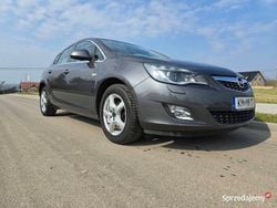 Szary Używany 2010 Opel Astra Cosmo Hatchback | 21 500 zł (Uczciwa cena)