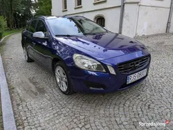 Niebieski Używany 2011 Volvo V60 Kombi | 23 900 zł (Uczciwa cena)