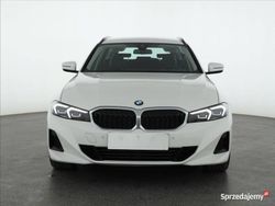Biały Używany 2022 BMW 318 Kombi | 134 999 zł (Dość drogi)