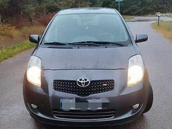 Szary Używany 2008 Toyota Yaris Hatchback | 13 400 zł (Uczciwa cena)