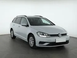 Biały Używany 2017 VW Golf VII Kombi | 42 499 zł (Uczciwa cena)
