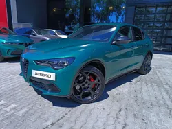 Lakier specjalny zielony montreal green Nowe 2025 Alfa Romeo Stelvio Veloce SUV | 261 164 zł