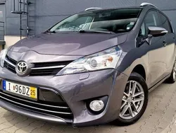 Szary Używany 2015 Toyota Verso Minivan | 43 900 zł (Uczciwa cena)
