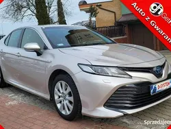 Srebrny Używany 2020 Toyota Camry Sedan/Limuzyna | 65 040 zł (Super Cena)