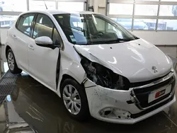 Biały Używany 2017 Peugeot 208 Hatchback | 7800 zł