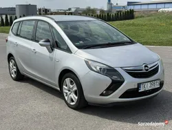 Srebrny Używany 2015 Opel Zafira Minivan | 33 900 zł (Dobra cena)