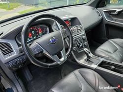 Szary Używany 2010 Volvo XC60 SUV | 65 500 zł (Uczciwa cena)