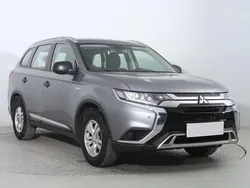 Srebrny Używany 2019 Mitsubishi Outlander SUV | 61 999 zł (Dobra cena)