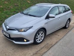 Srebrny Używany 2018 Toyota Auris Touring Sports Kombi | 47 500 zł