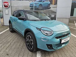 Lakier metalizowany niebieski cielo z dachem w kolorze czarny cinema Nowe 2025 Fiat 600 La Prima Hatchback | 115 323 zł (Uczciwa cena)