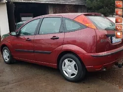 Bordowy Używany 2004 Ford Focus Hatchback | 17 500 zł