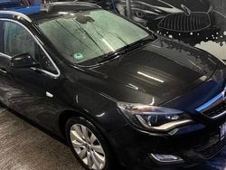 Czarny Używany 2011 Opel Astra Sedan/Limuzyna | 18 000 zł (Dość drogi)