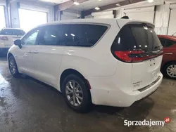 Biały Używany 2023 Chrysler Pacifica Touring SUV | 95 000 zł