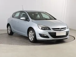 Srebrny Używany 2014 Opel Astra Hatchback | 30 999 zł (Uczciwa cena)