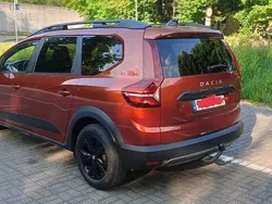 Czerwony Używany 2022 Dacia Jogger Kombi | 55 000 zł (Dość drogi)