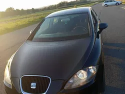 Czarny Używany 2010 Seat Leon Hatchback | 14 200 zł (Dobra cena)
