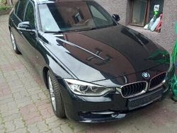 Czarny Używany 2012 BMW 320 Sport Line Sedan/Limuzyna | 42 900 zł (Dość drogi)