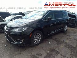 Czarny Używany 2018 Chrysler Pacifica SUV | 62 000 zł