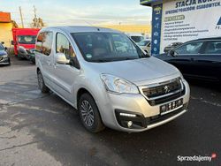 Srebrny Używany 2016 Peugeot TePee Family Kombi | 32 500 zł