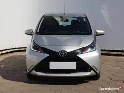 Srebrny Używany 2015 Toyota Aygo Hatchback | 29 999 zł (Uczciwa cena)