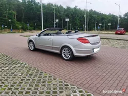 Srebrny Używany 2007 Opel Astra Cabriolet Kabriolet | 14 200 zł