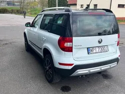 Biały Używany 2015 Skoda Yeti Adventure SUV | 60 000 zł