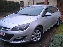 Srebrny Używany 2015 Opel Astra Sedan/Limuzyna | 24 800 zł (Uczciwa cena)