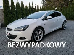 Biały (metalik) Używany 2013 Opel Astra Hatchback | 27 900 zł (Dobra cena)