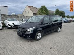 Czarny (metalik) Używany 2017 Mercedes Vito Minivan | 43 900 zł