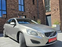 Złoty Używany 2010 Volvo V60 Momentum Kombi | 29 900 zł (Drogi)