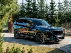 Czarny (metalik) Używany 2024 BMW X7 SUV | 384 375 zł