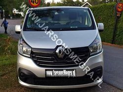 Srebrny Używany 2015 Renault Trafic Van | 41 600 zł
