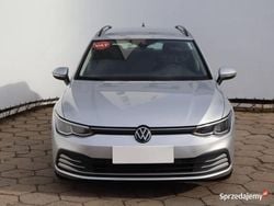 Srebrny Używany 2022 VW Golf VIII Kombi | 63 999 zł (Dobra cena)